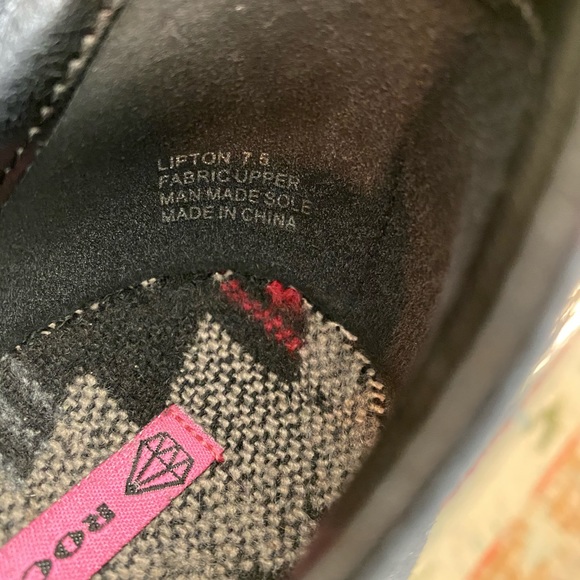 Black Booties. Size 7.5 - Picture 5 of 5